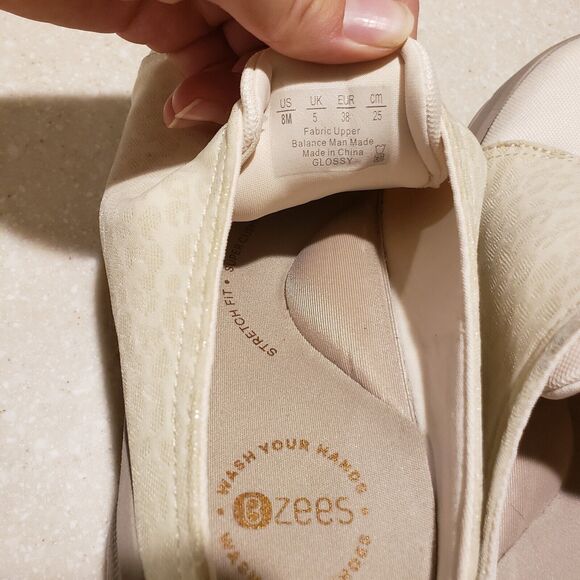 Bzees Womens Glossy Washable Zip Front Comfort Slip-On Mule 8 - Picture 7 of 8